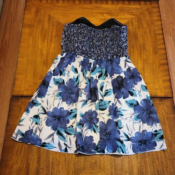 Xhilaration Blue Floral Strapless Dress - Picture 7 of 13